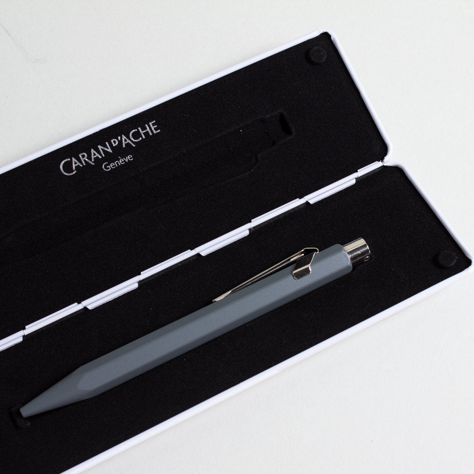 Caran d’Ache Rollerball 849 mit Etui