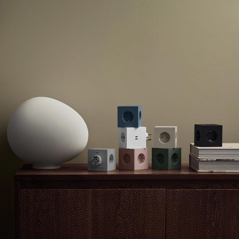 Avolt Square 2 Steckdose / opal white / Martinelli Luce