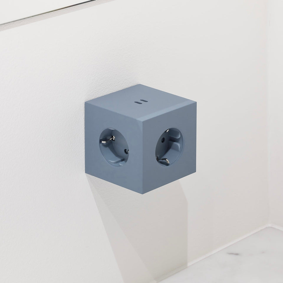 Avolt Square 2 Steckdose / opal white / Martinelli Luce
