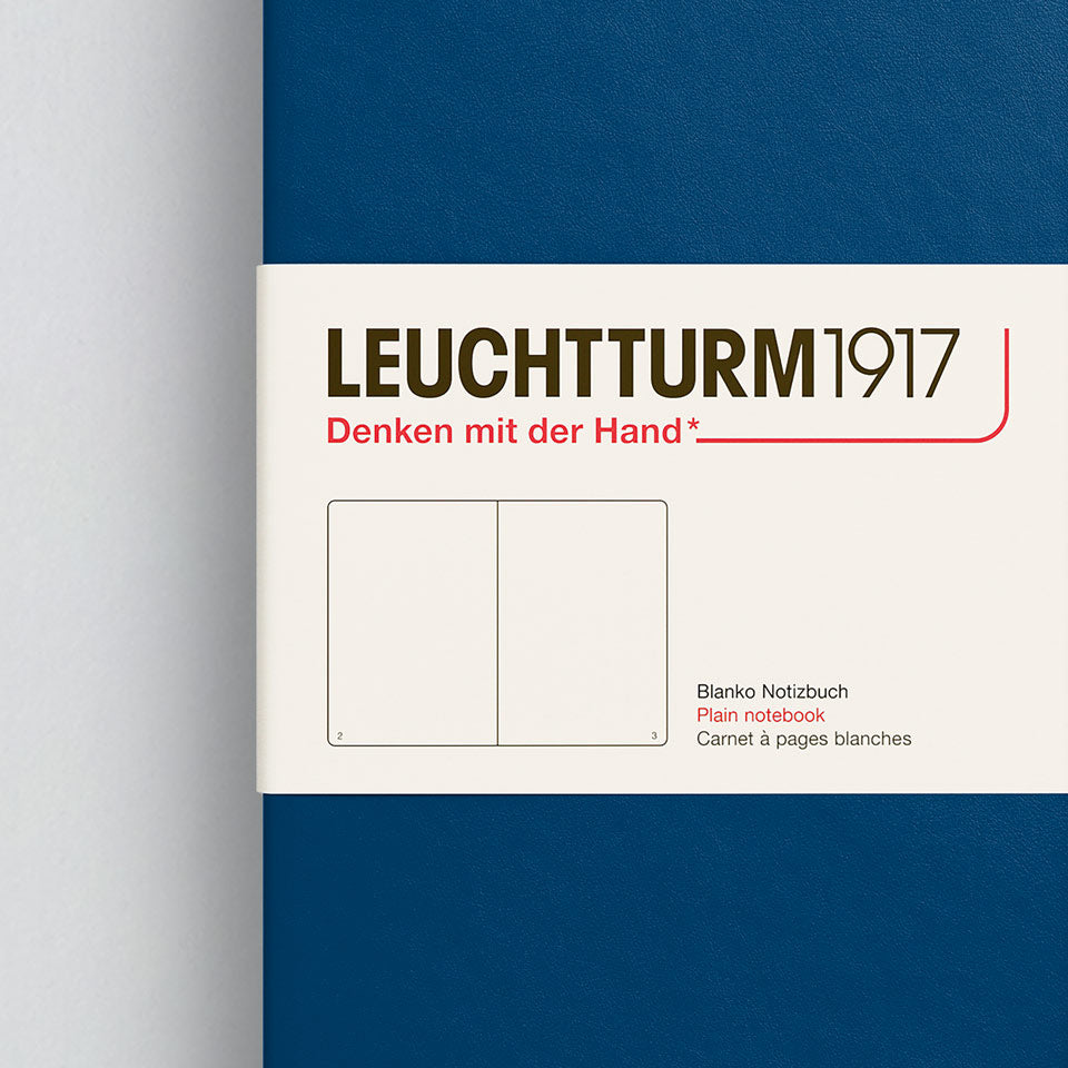 Leuchtturm Notizbuch Medium A5 Hardcover in Indigo, blanko, Aufsicht #Farbe_Indigo