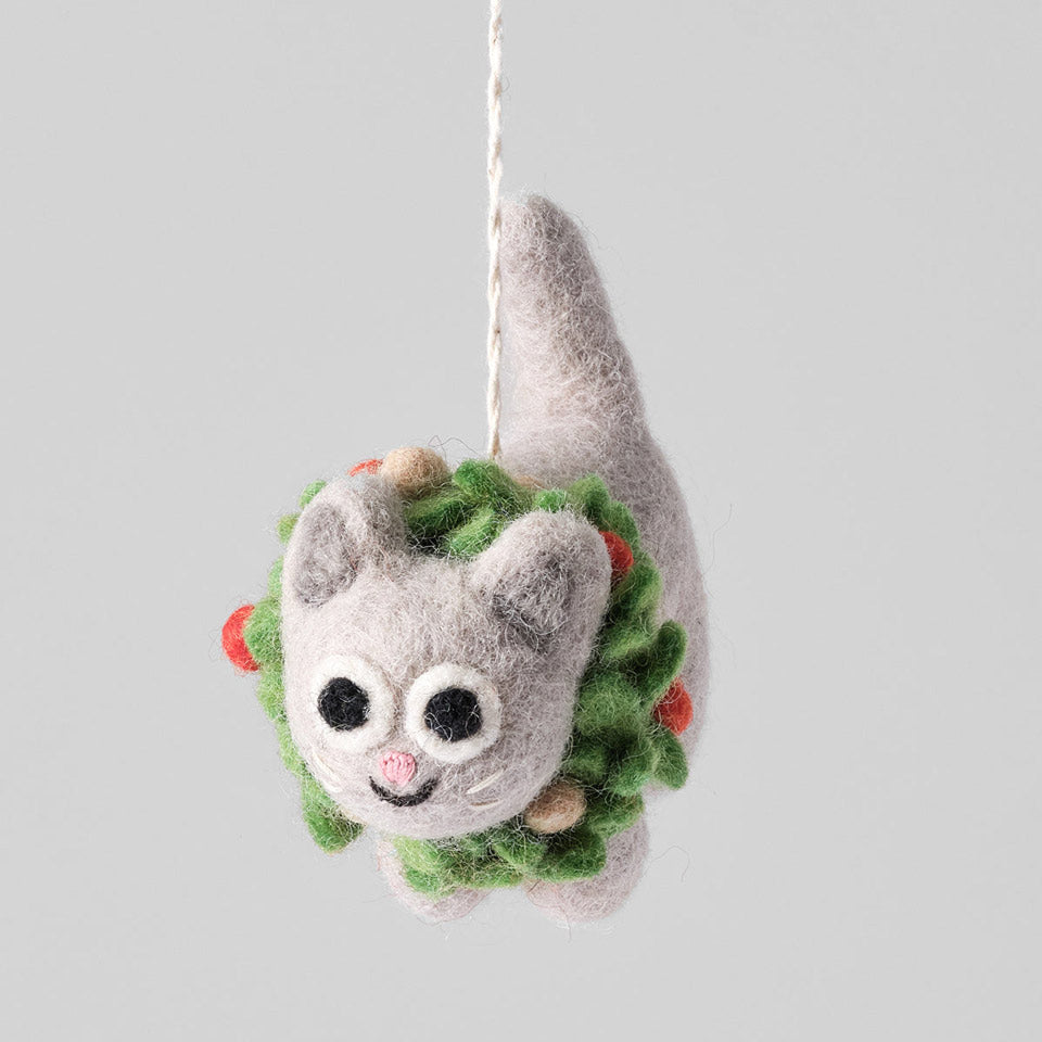 Filzanhänger – Katze im Adventskranz
