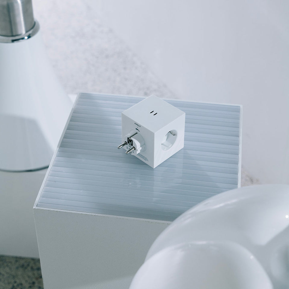 Avolt Square 2 Steckdose / opal white / Martinelli Luce