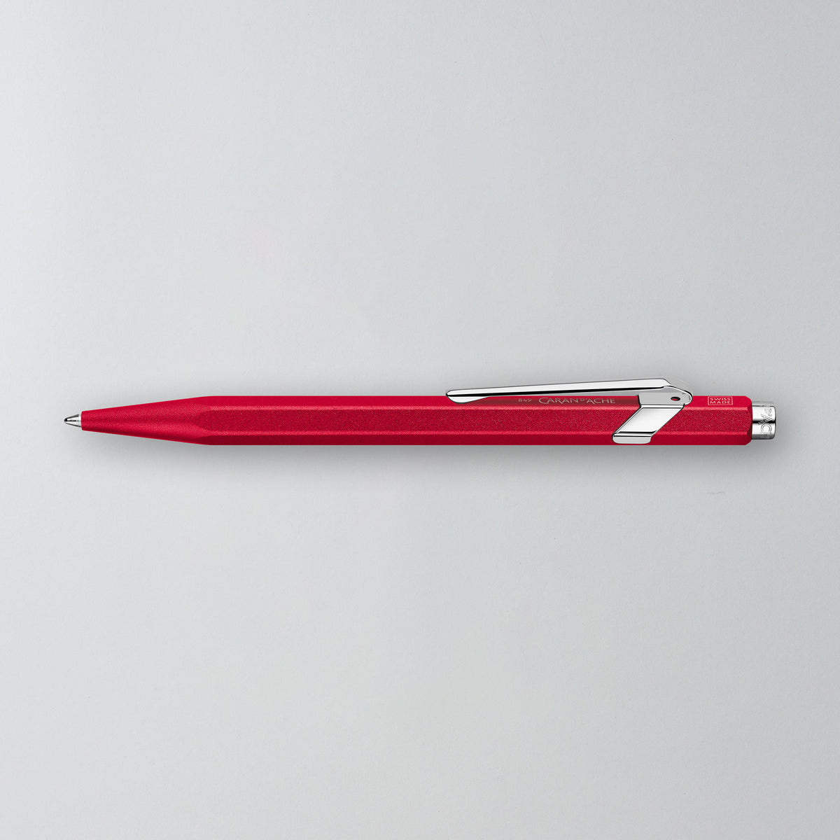 Kugelschreiber 849 Colormat-X in Rot, Seitenansicht mit Clip