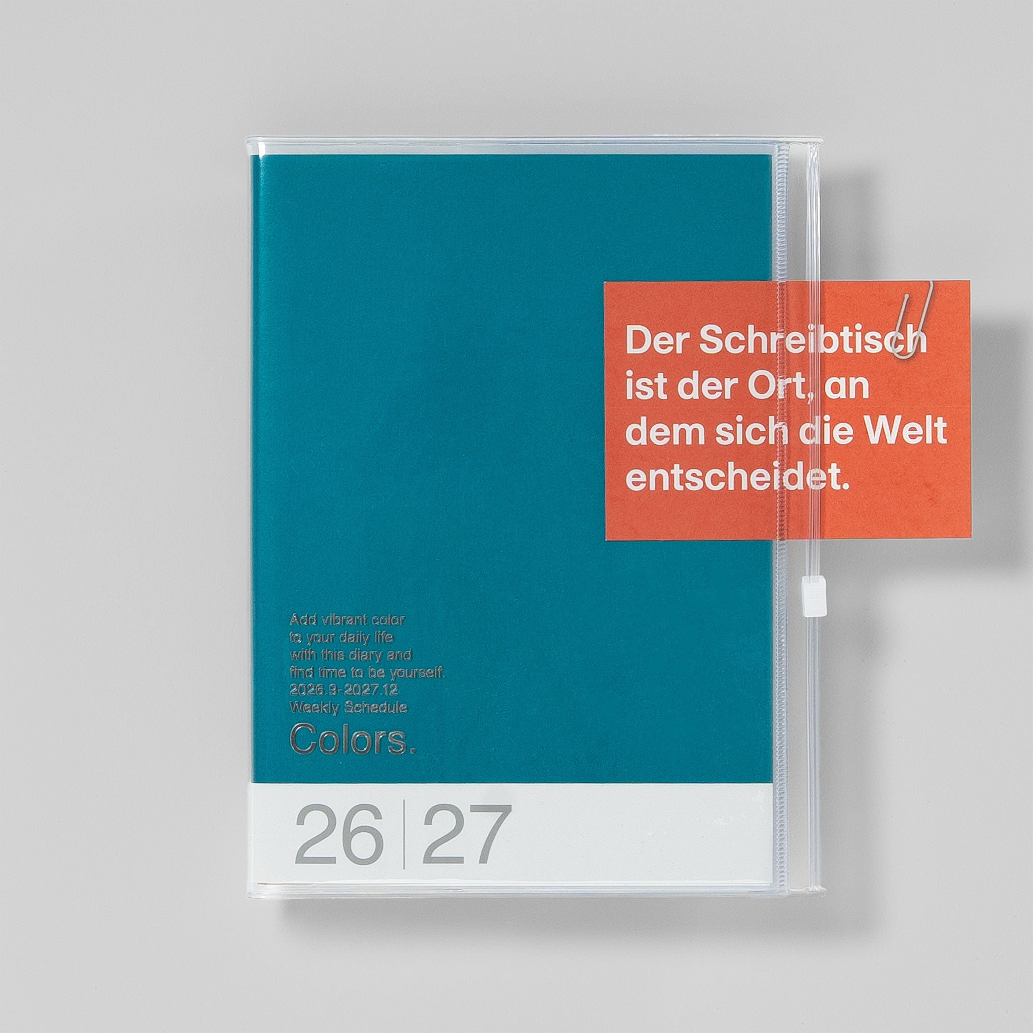 Mark's Taschenkalender A5 2026/27, Farbe Grün – Anwendungsbeispiel mit Flyer in der Umschlagtasche