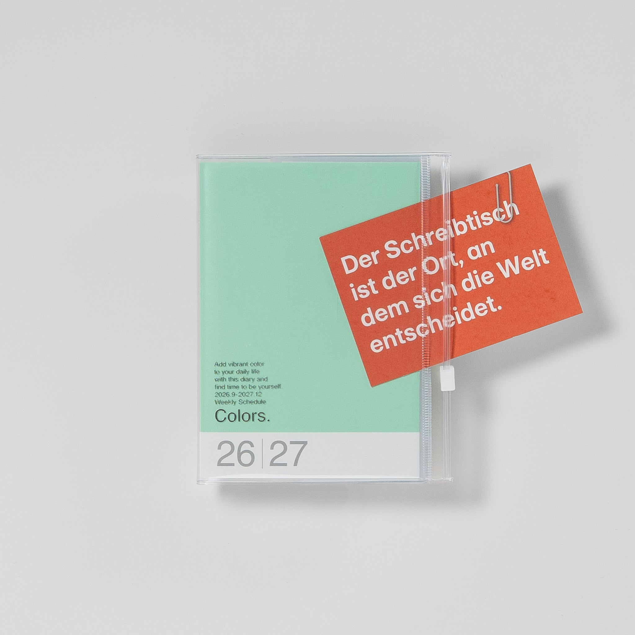 Mark's Taschenkalender A6 2026/27, Farbe Mint – Anwendungsbeispiel mit Flyer in der Umschlagtasche